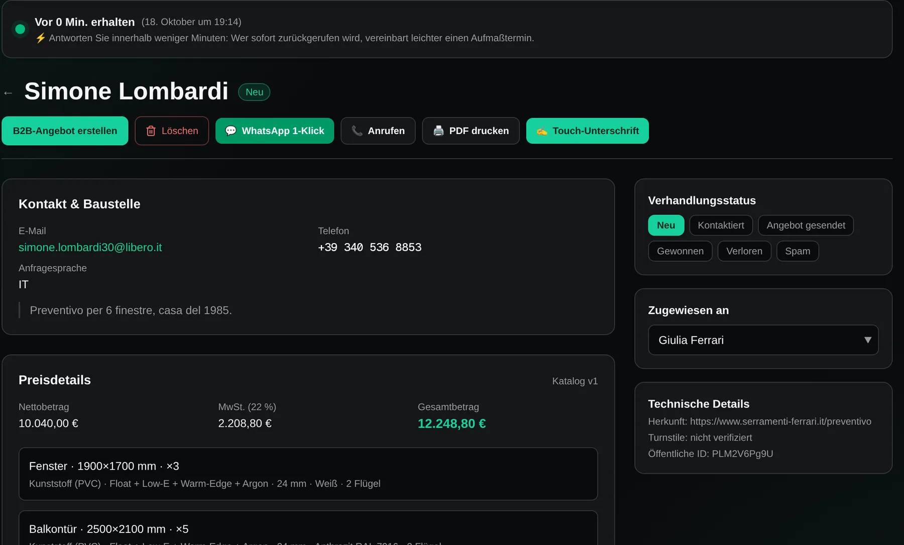Eine in der OneSpec-Plattform eingegangene Anfrage mit Kontakt, Preisdetails und Produkten
